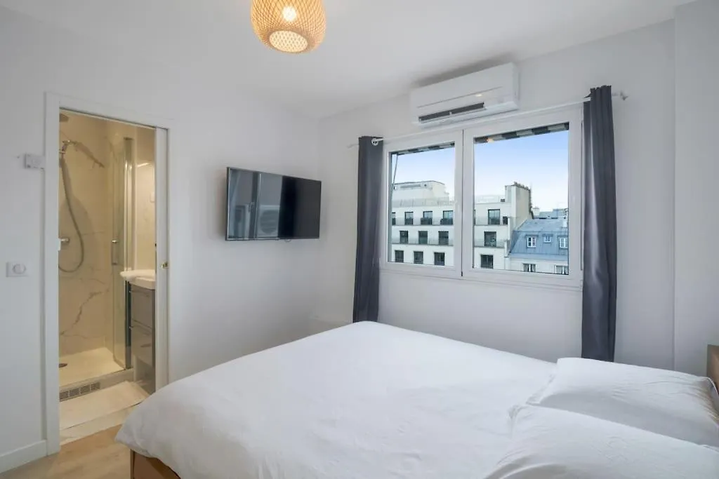 1 Bedroom#haussmann#amazing View#effeiltower#ac Apartment